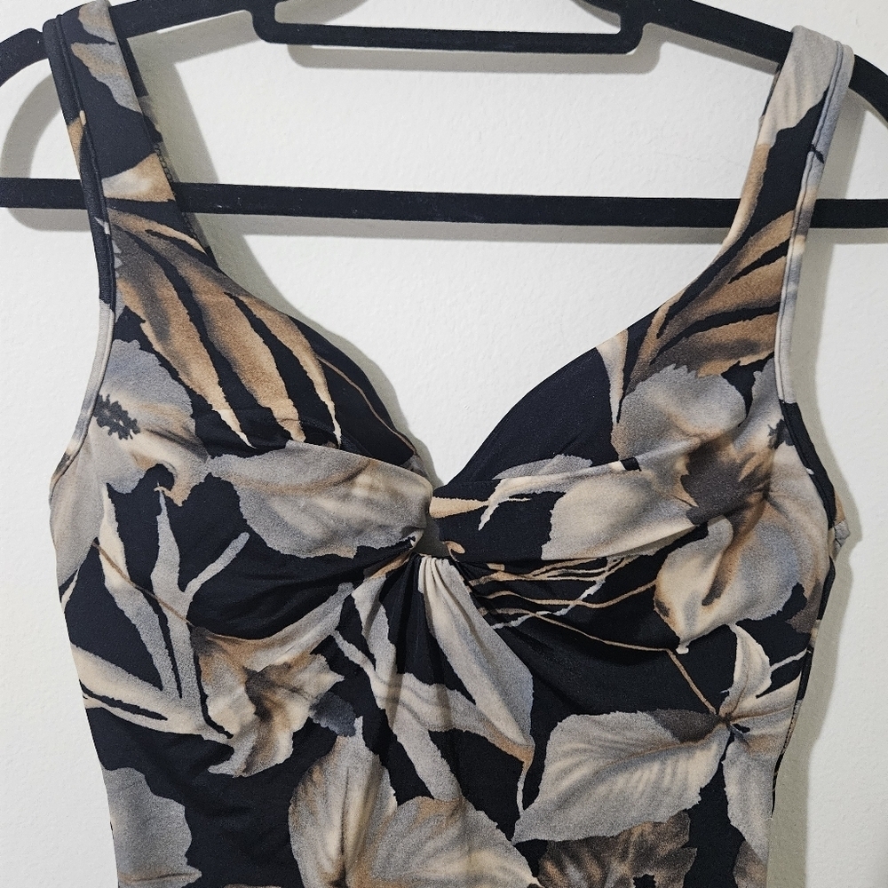 Miraclesuit Floral Bathing Suit - Picture 3 of 9